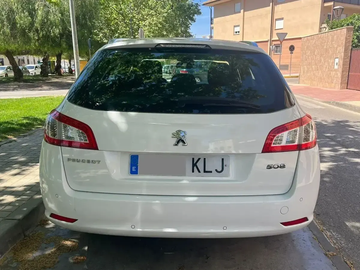 Usado Peugeot 508 SW Active 120 CV (88 kW) 2018 Blanco Familiar