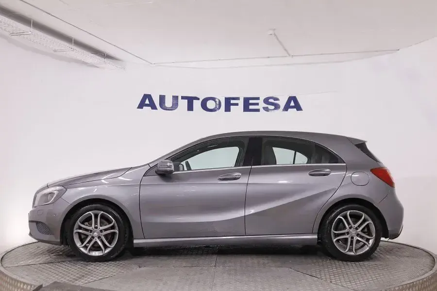 Usado Mercedes A220 Style 170 CV (125 kW) 2015 Gris titanio Utilitario