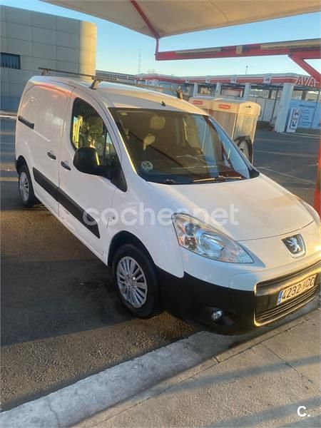 Blanco Usado 2010 Peugeot Partner Tepee Monovolumen | 3000 € (Super precio) - Imagen 1/4