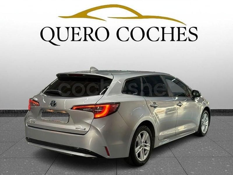 Usado Toyota Corolla Active 122 CV (89 kW) 2021 Gris / plata Familiar