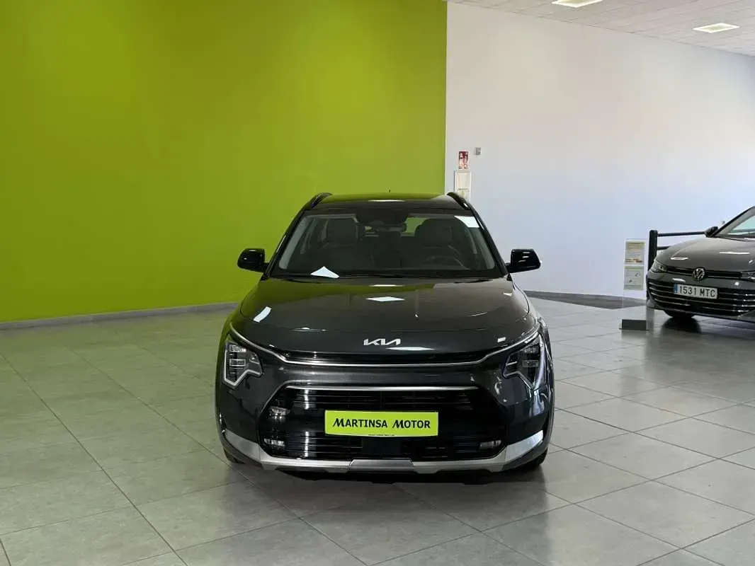 Usado Kia Niro 129 CV (94 kW) 2024 Gris SUV