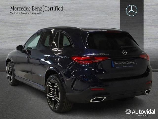 Usado Mercedes GLC300e 333 CV (244 kW) 2024 Azul náutico SUV