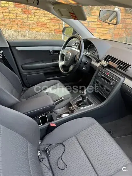 Usado Audi A4 115 CV (84 kW) 2006 Azul Berlina