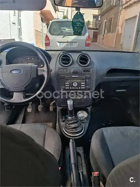 Usado Ford Fiesta Futura 68 CV (50 kW) 2007 Negro Utilitario