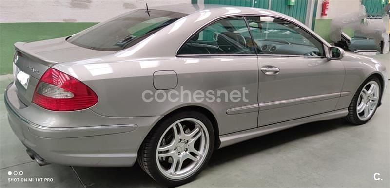 Gris / plata Usado 2005 Mercedes CLK55 AMG AMG Coupe | 27.400 € - Imagen 1/4