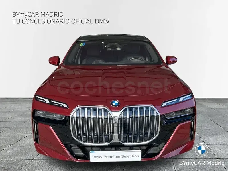 Käytetty BMW 740 Comfort Edition 299 HP (219 kW) 2023 Punainen Sedan