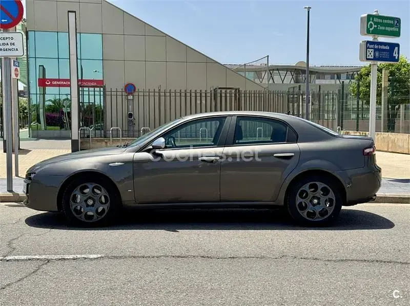 Usado Alfa Romeo 159 210 CV (154 kW) 2010 Gris / plata Berlina