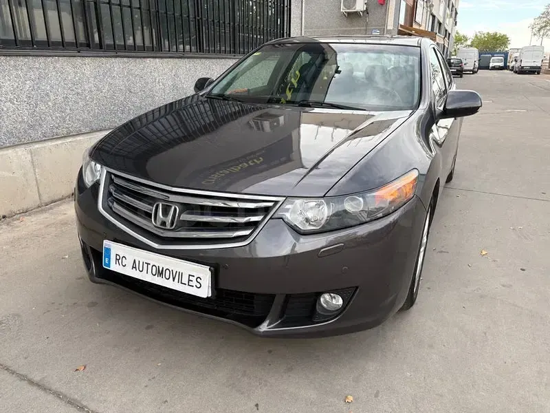Usado Honda Accord Executive 201 CV (147 kW) 2009 Gris / plata Berlina