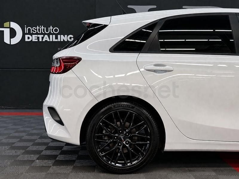Käytetty Kia Ceed 120 HP (88 kW) 2020 Valkoinen Viistoperä