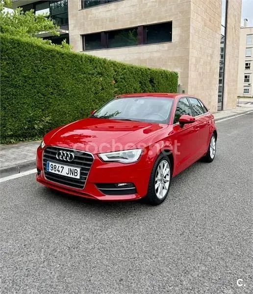 Usado Audi A3 Advanced 125 CV (91 kW) 2016 Rojo Berlina