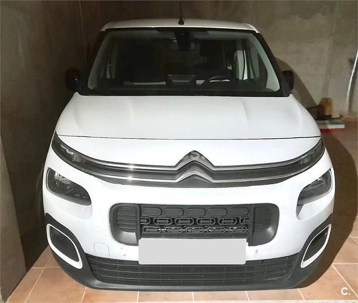 Usado Citroën Berlingo Feel 102 CV (75 kW) 2023 Blanco Monovolumen