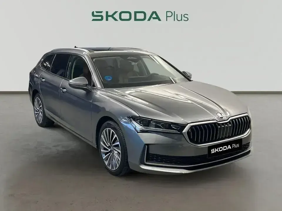 Usado Skoda Superb LAURIN & KLEMENT 204 CV (150 kW) 2025 Familiar
