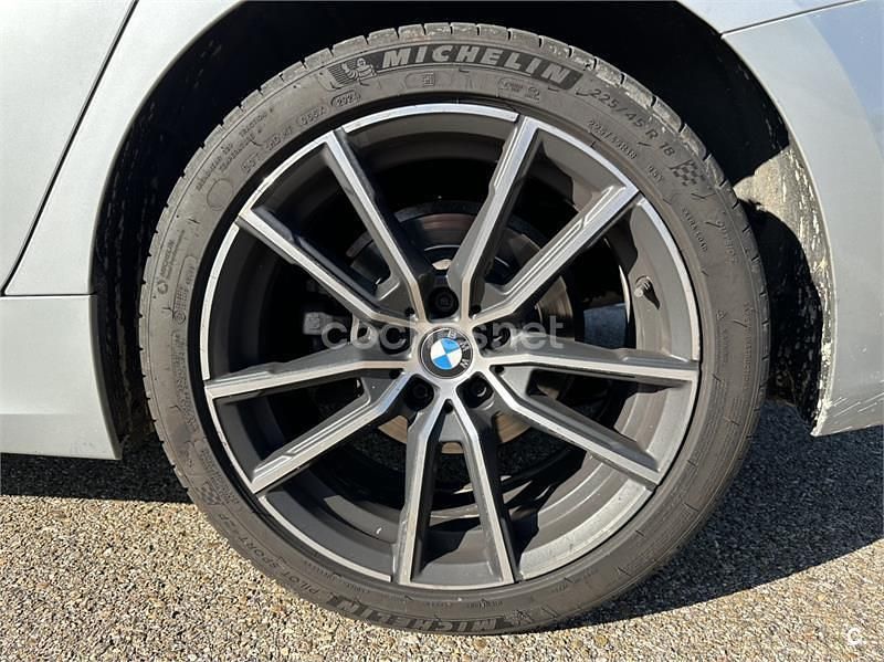 Usado BMW 320 Sport Line 190 CV (139 kW) 2019 Gris / plata Berlina