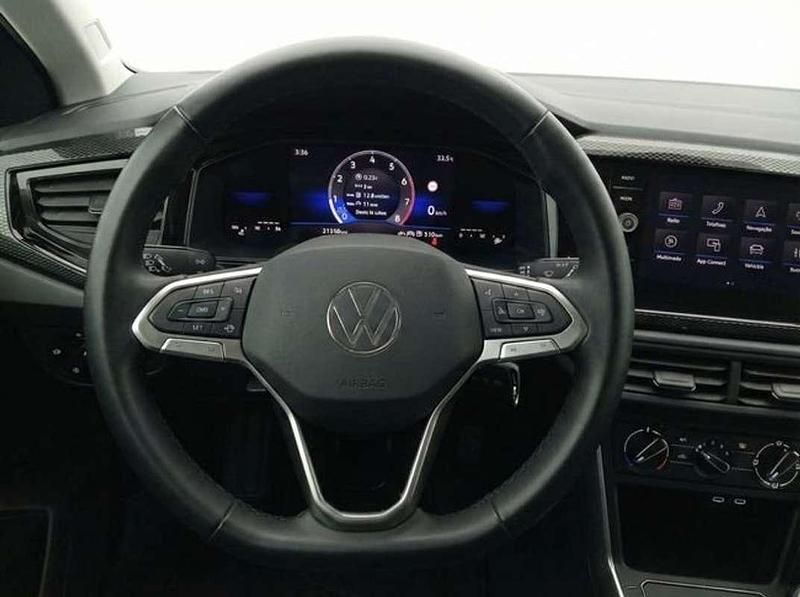 Usado VW Polo Life 95 CV (69 kW) 2023 Gris Utilitario