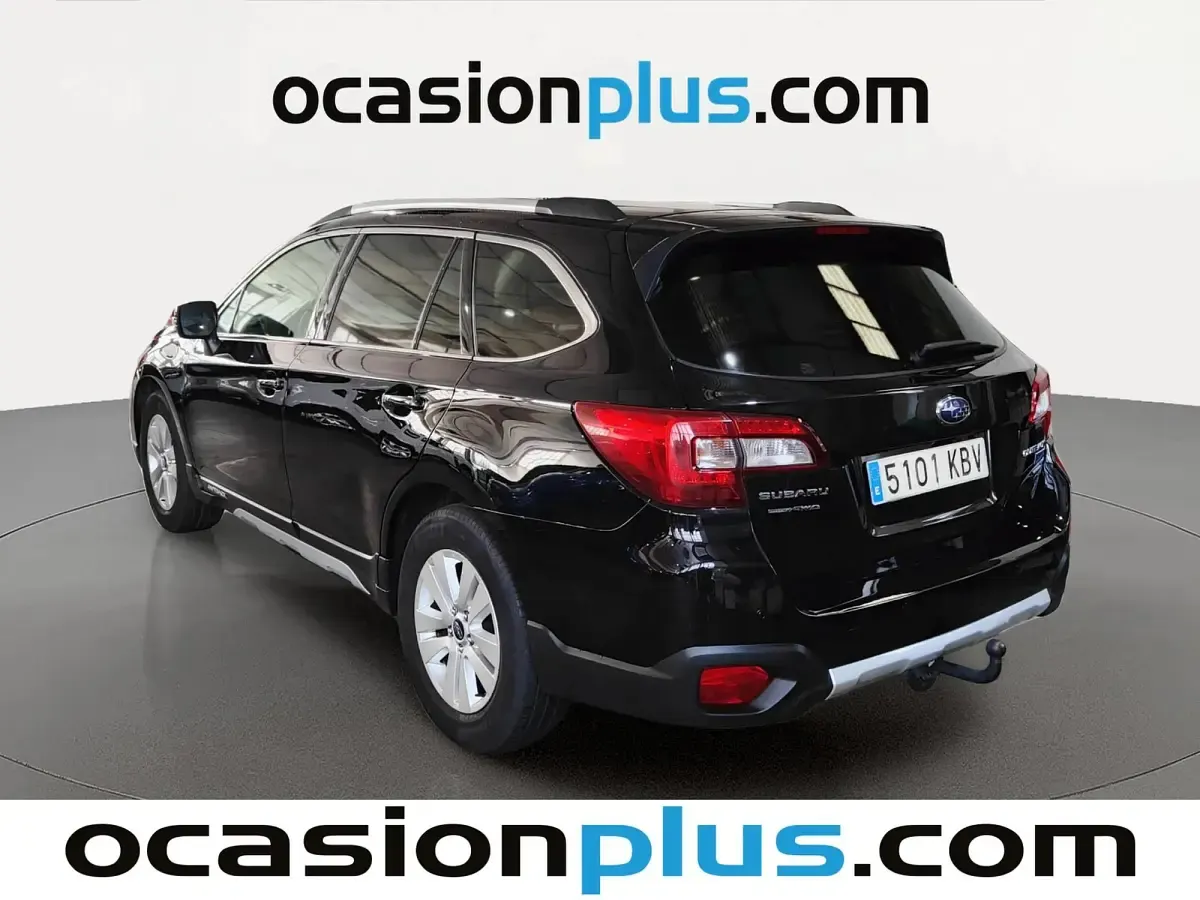 Usado Subaru Outback 150 CV (110 kW) 2017 Negro Familiar