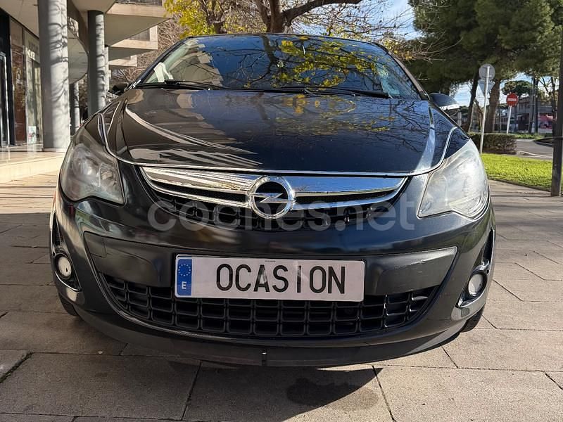 Usado Opel Corsa Selective 100 CV (73 kW) 2014 Negro Berlina