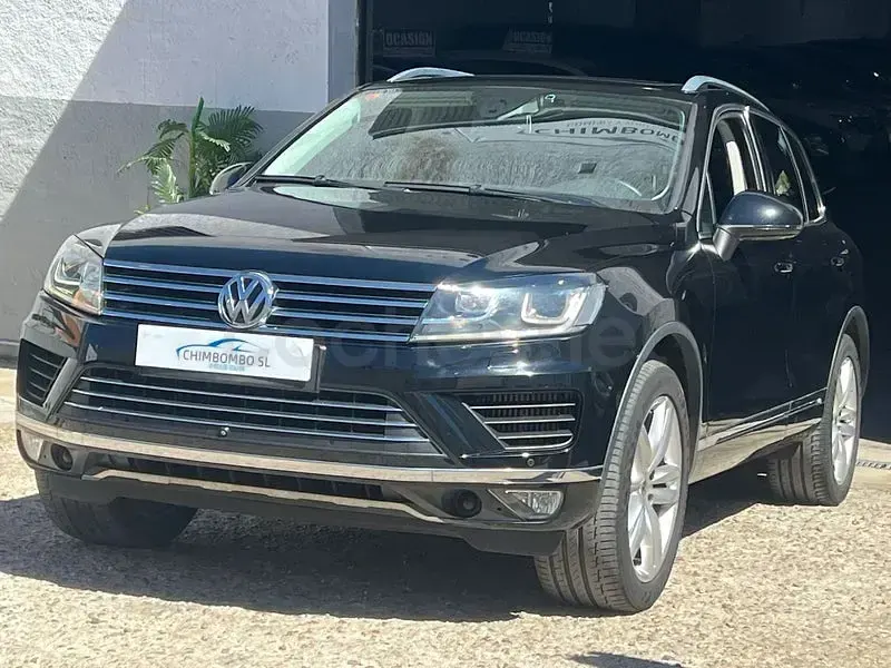 Second-hand VW Touareg Terrain Tech 262 CP (192 kW) 2015 Negru SUV