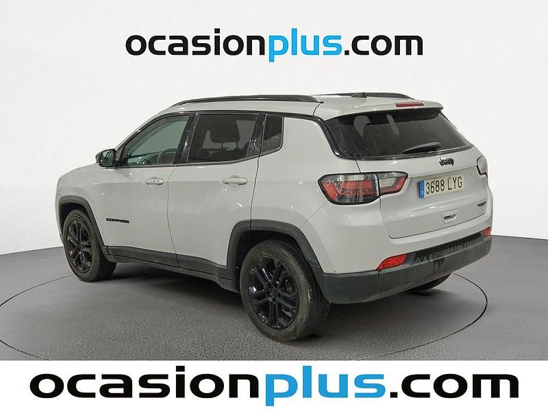 Usado Jeep Compass Night Eagle 131 CV (96 kW) 2022 Gris SUV