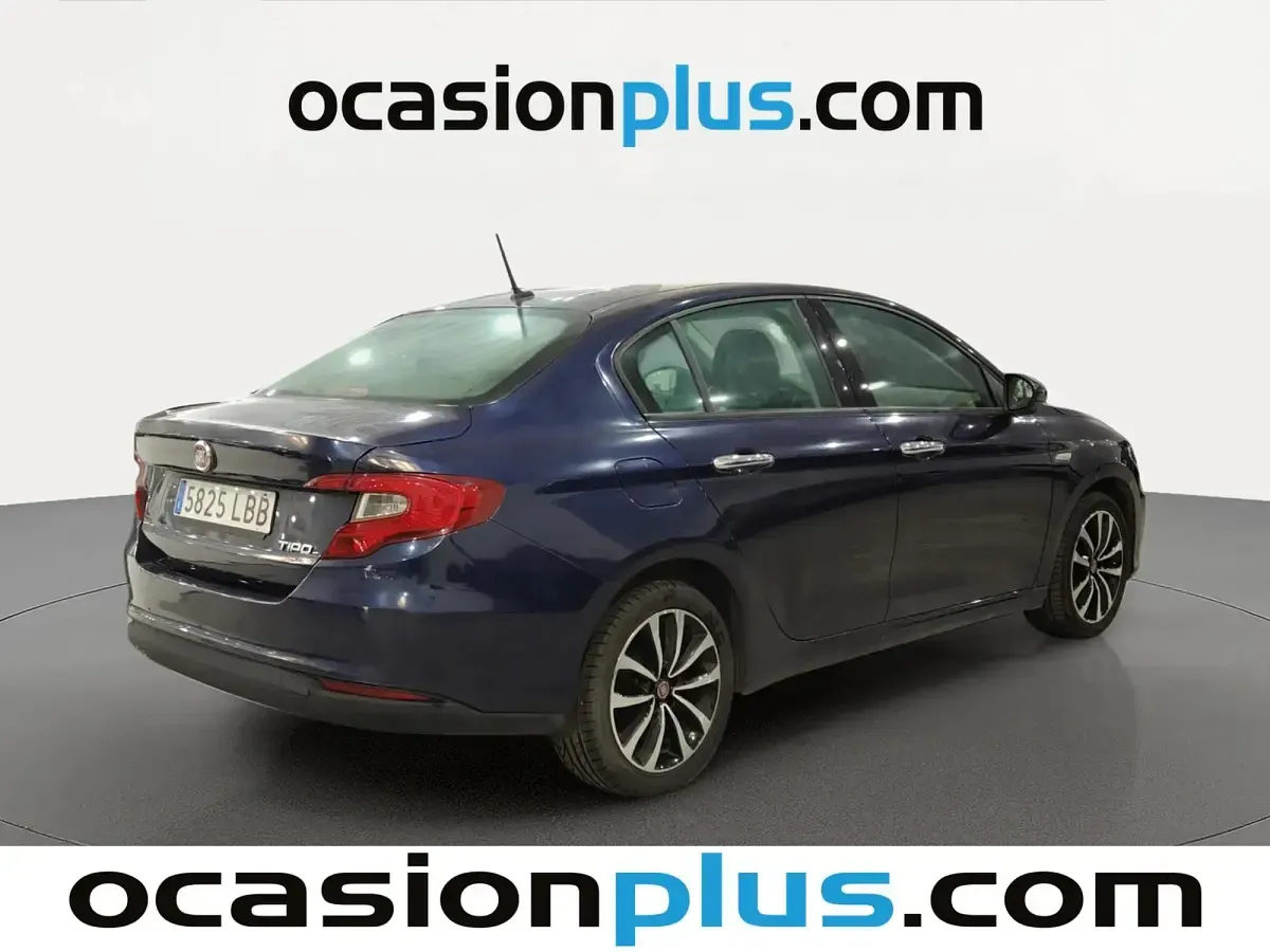 Usado Fiat Tipo Lounge 95 CV (69 kW) 2019 Azul Berlina