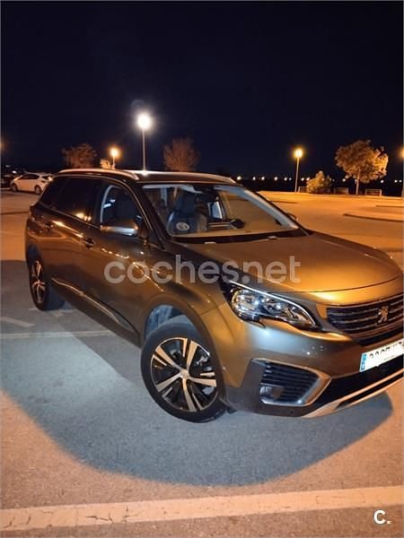 Verde Usado 2019 Peugeot 5008 Allure SUV | 17.900 € (Buen precio) - Imagen 1/4