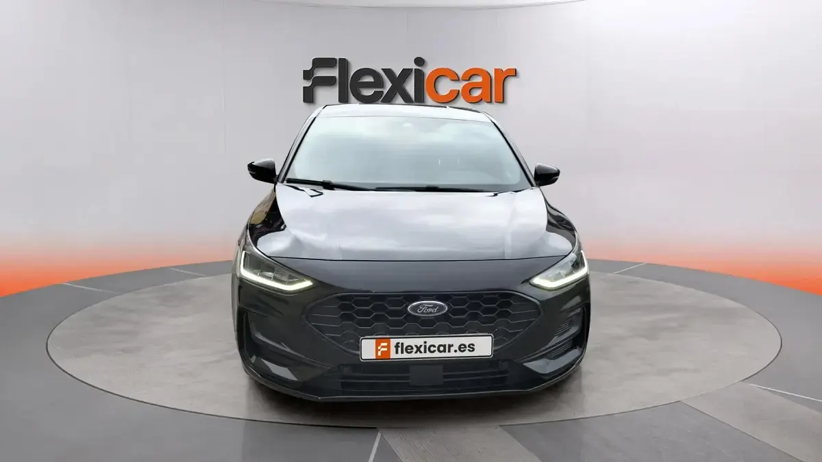 Usado Ford Focus ST-Line 125 CV (91 kW) 2023 Negro Berlina