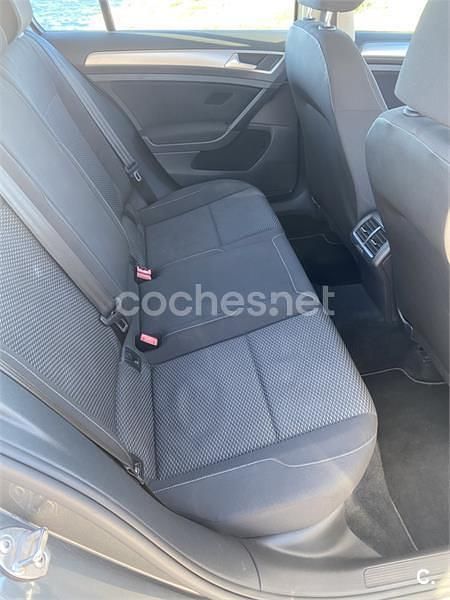 Usado VW Golf VII Advance 110 CV (80 kW) 2018 Gris / plata Familiar