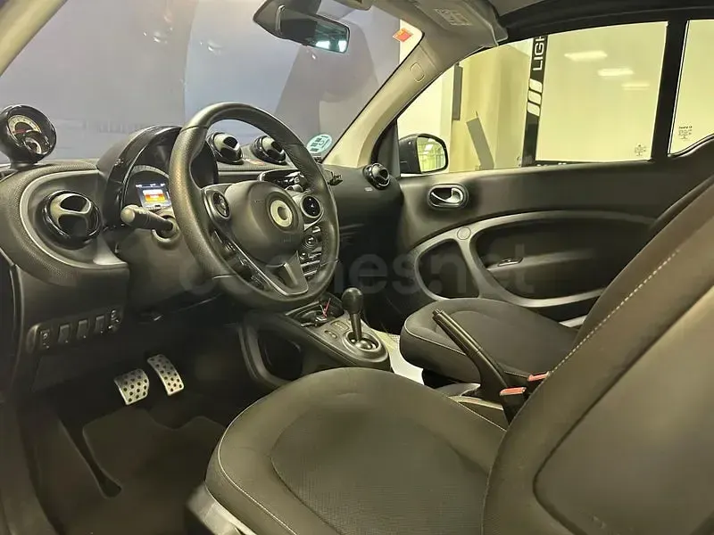 Usado Smart ForTwo Cabrio 90 CV (66 kW) 2017 Negro Descapotable