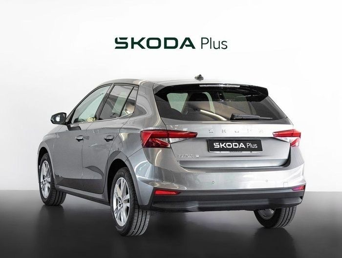 Gris Usado 2024 Skoda Fabia Selection Berlina | 18.300 € (Precio justo) - Imagen 1/4