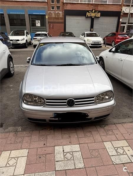 Usado VW Golf IV Highline 115 CV (84 kW) 2001 Gris / plata Berlina
