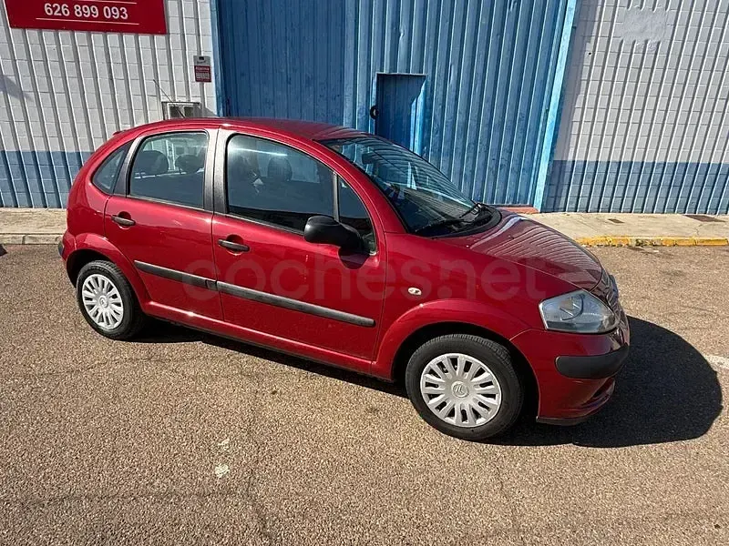 Usado Citroën C3 61 CV (44 kW) 2005 Granate Berlina