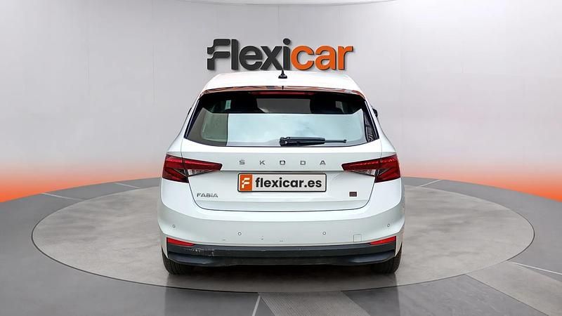 Usado Skoda Fabia Ambition 95 CV (69 kW) 2023 Blanco Utilitario