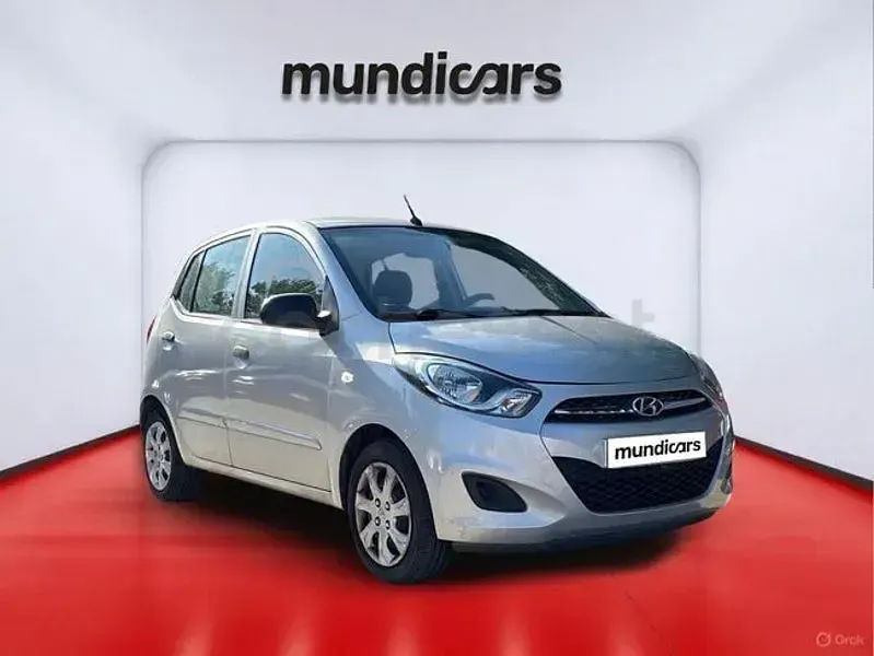 Usado Hyundai i10 Comfort 85 CV (62 kW) 2012 Gris / plata Utilitario