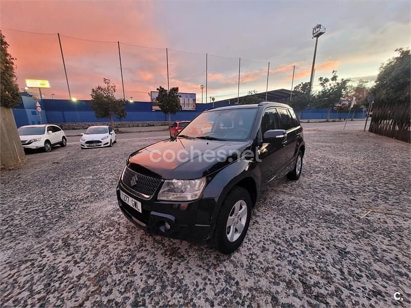 Negro Usado 2010 Suzuki Grand Vitara SUV | 5600 € - Imagen 1/4