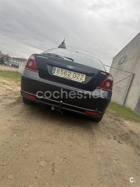 Usado Ford Mondeo Trend 155 CV (114 kW) 2006 Negro Berlina