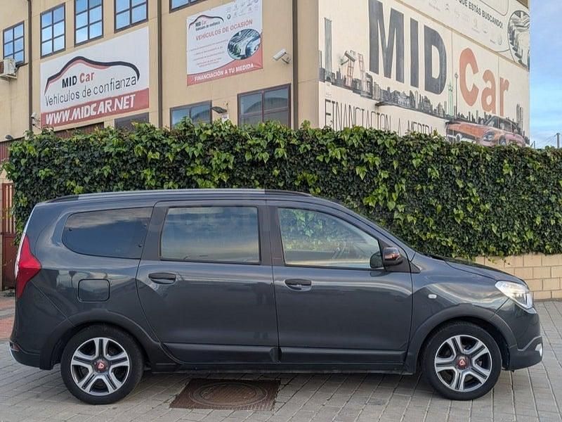 Usado Dacia Lodgy 102 CV (75 kW) 2019 Gris / plata Monovolumen