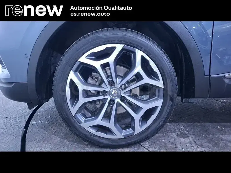 Usado Renault Kadjar Techno 140 CV (102 kW) 2022 Gris / plata SUV