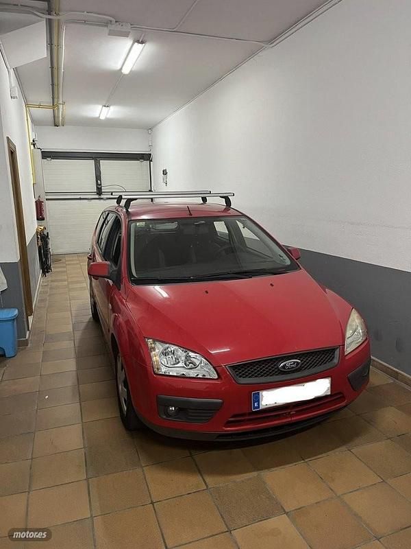Usado Ford Focus 110 CV (80 kW) 2008 Rojo Familiar