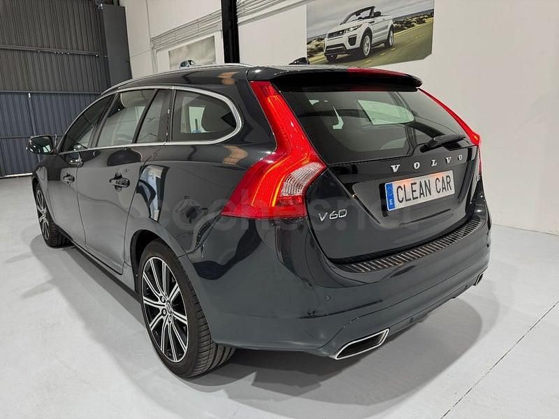Usado Volvo V60 Summum 283 CV (208 kW) 2016 Gris / plata Familiar