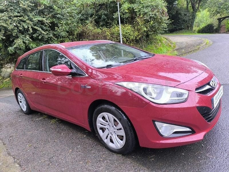 Usado Hyundai i40 136 CV (100 kW) 2012 Granate Familiar