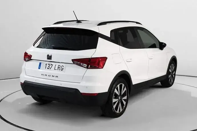 Usado Seat Arona Ecomotive 110 CV (80 kW) 2021 SUV