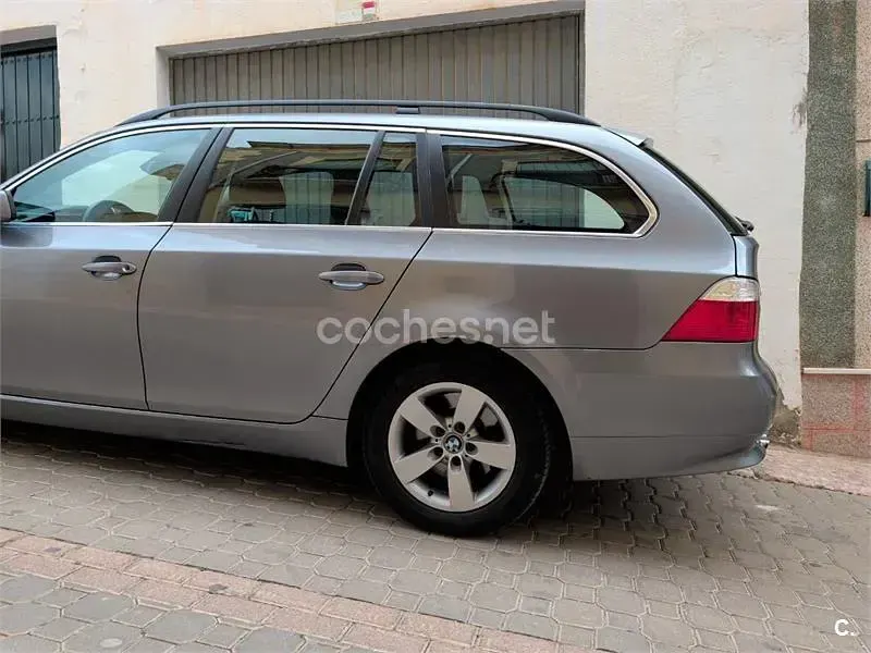 Usado BMW 525 218 CV (160 kW) 2009 Gris / plata Familiar