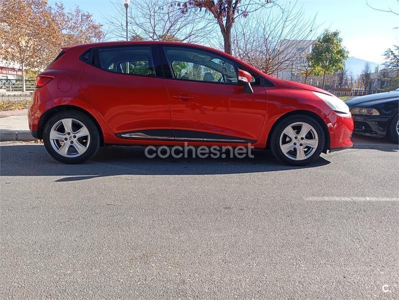 Rojo Usado 2013 Renault Clio IV Dynamique Berlina | 6000 € (Precio justo) - Imagen 1/4