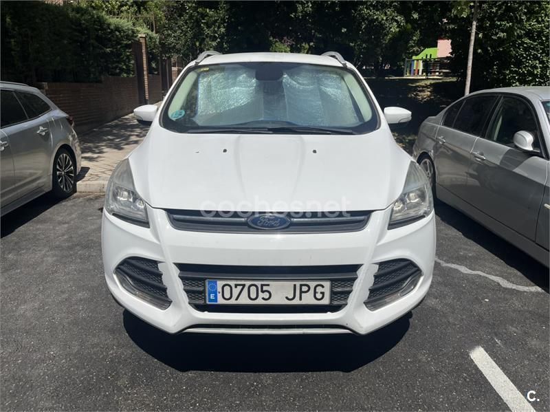Usado Ford Kuga Trend 150 CV (110 kW) 2016 Blanco SUV
