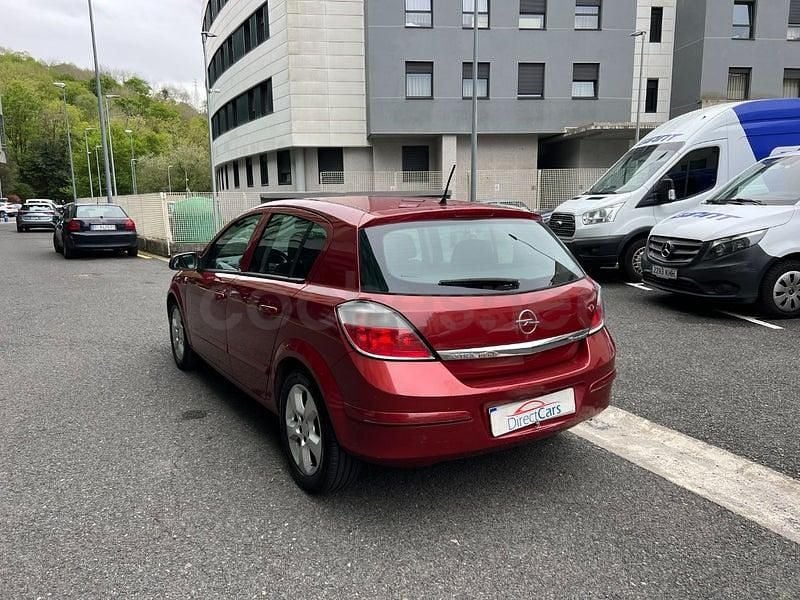 Usado Opel Astra Enjoy 105 CV (77 kW) 2005 Granate Berlina