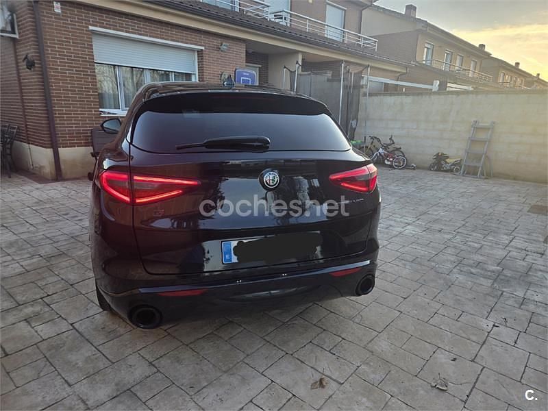 Usado Alfa Romeo Stelvio Veloce 210 CV (154 kW) 2021 Negro SUV