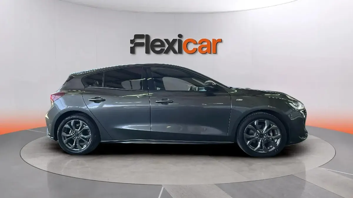Usado Ford Focus ST-Line 155 CV (114 kW) 2023 Gris Berlina