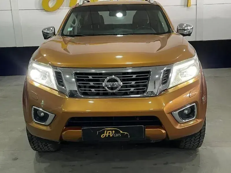 Usado Nissan Navara Acenta 190 CV (139 kW) 2016 Naranja Pickup/Camioneta