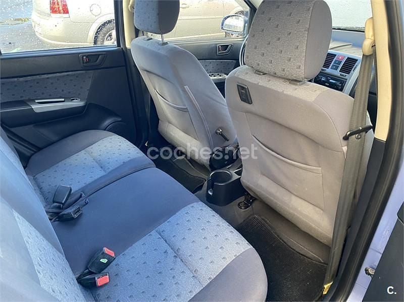 Violeta / lila Usado 2004 Hyundai Getz GLS Utilitario | 3500 € - Imagen 1/4