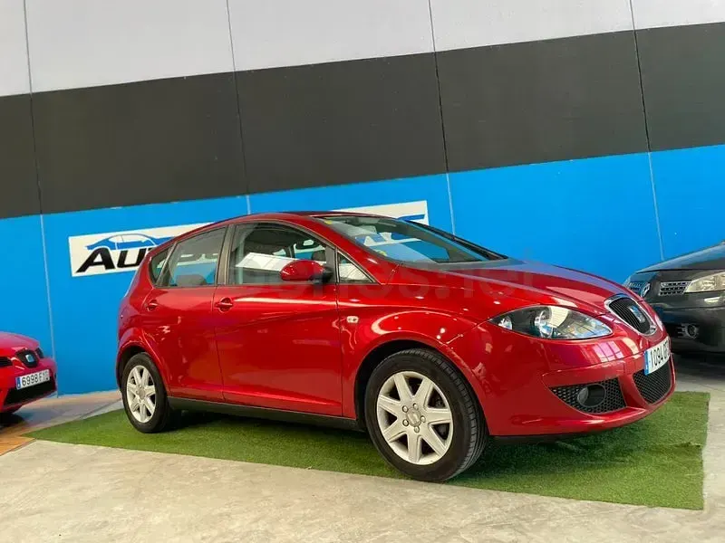Usado Seat Altea Stylance 140 CV (102 kW) 2008 Granate Monovolumen