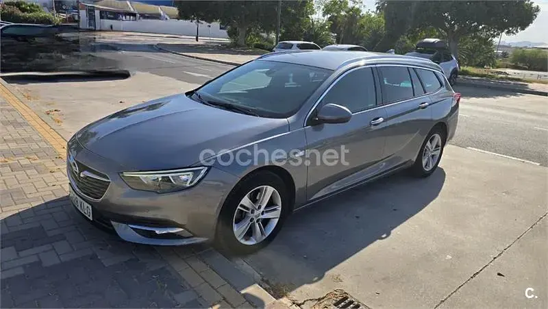 Usado Opel Insignia Excellence 170 CV (125 kW) 2018 Gris / plata Familiar